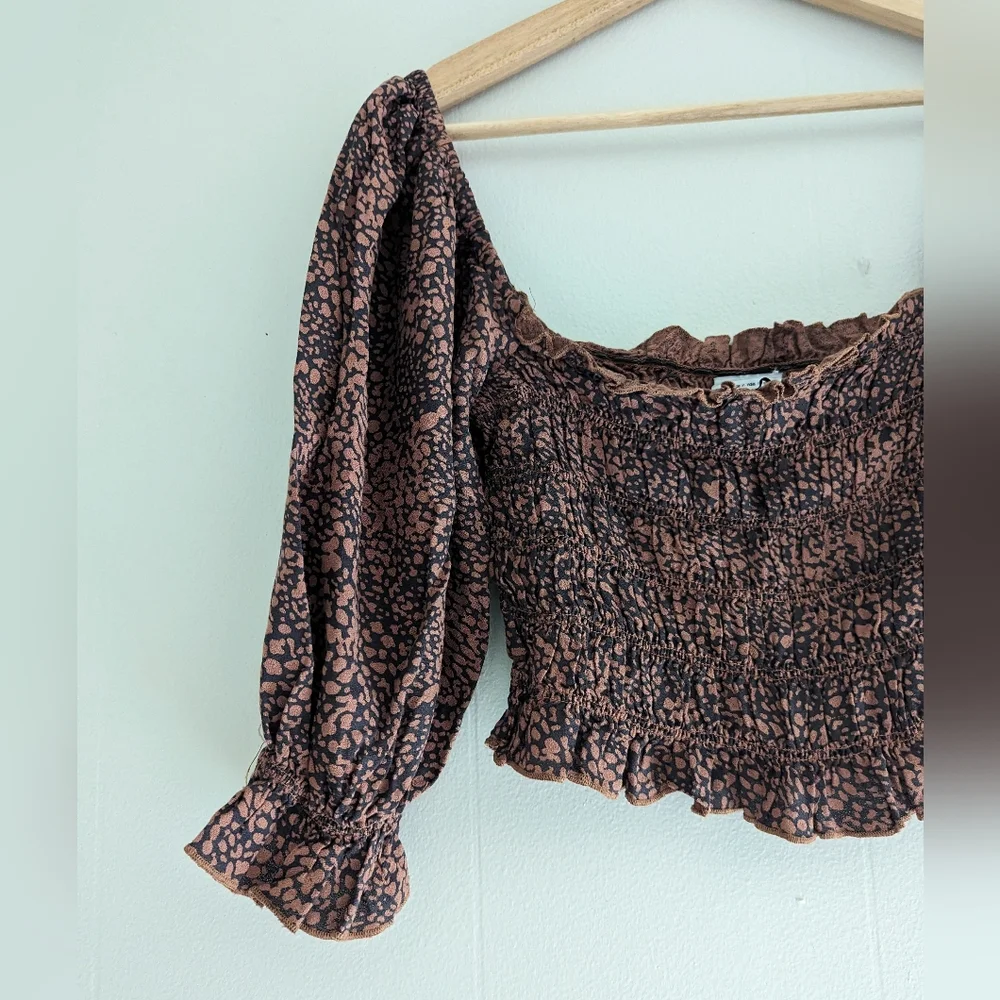 Urban Outfitters Sierra Smocked Puff Sleeve Blouse - Picture 4 of 7